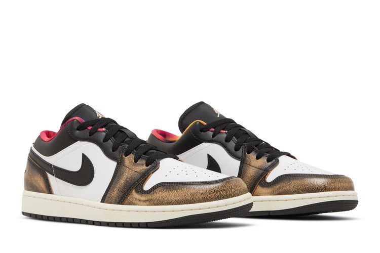 Air Jordan 1 Low Wear Away Taxi