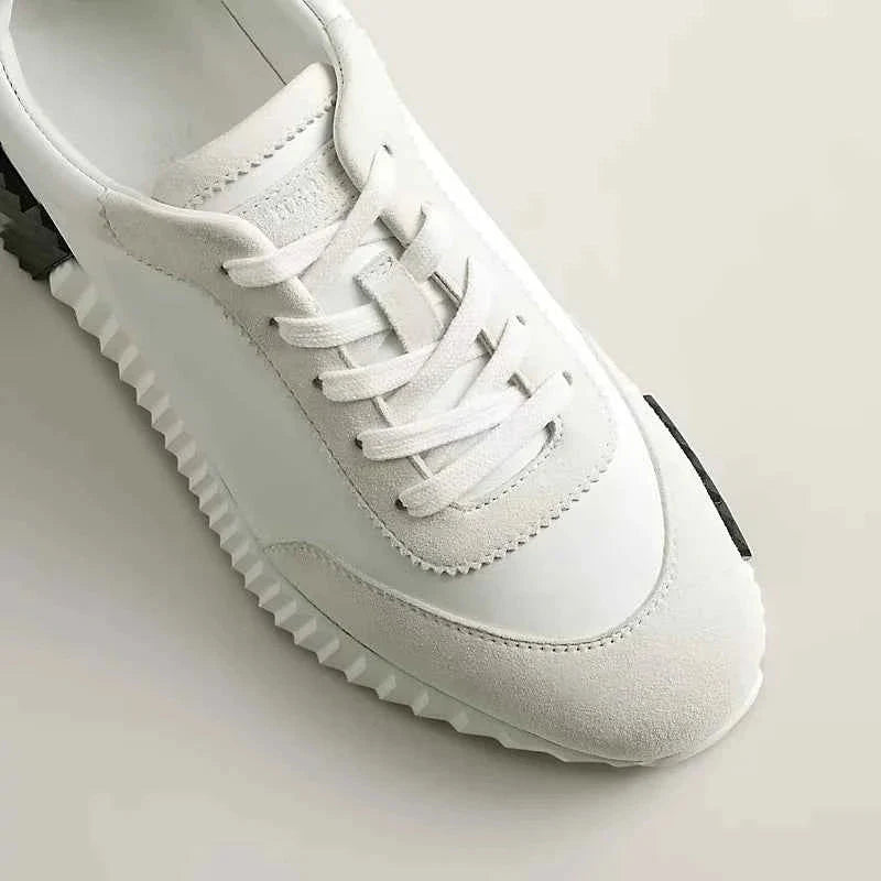 Bouncing sneaker