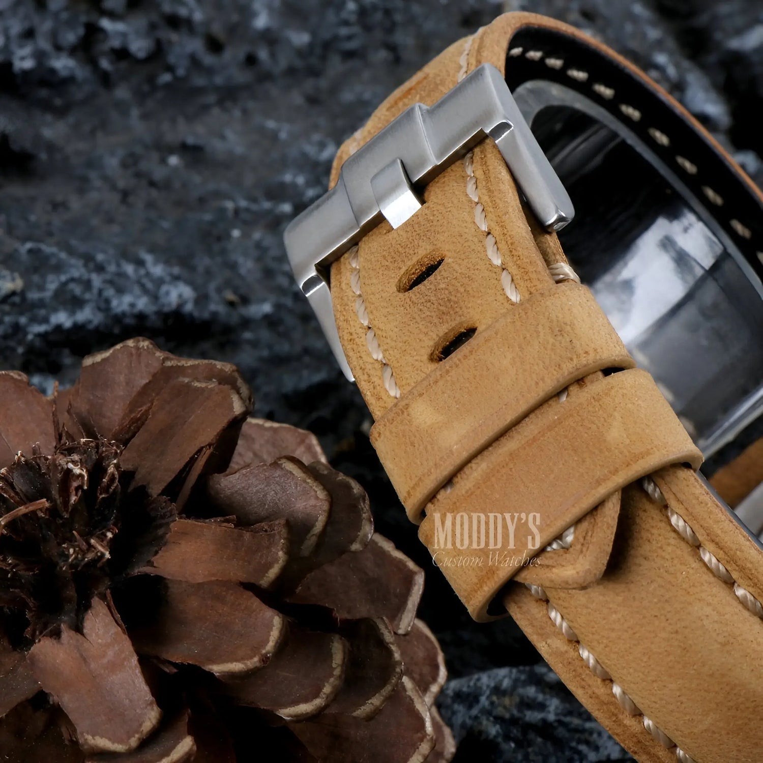 Paneiko Sand Leather