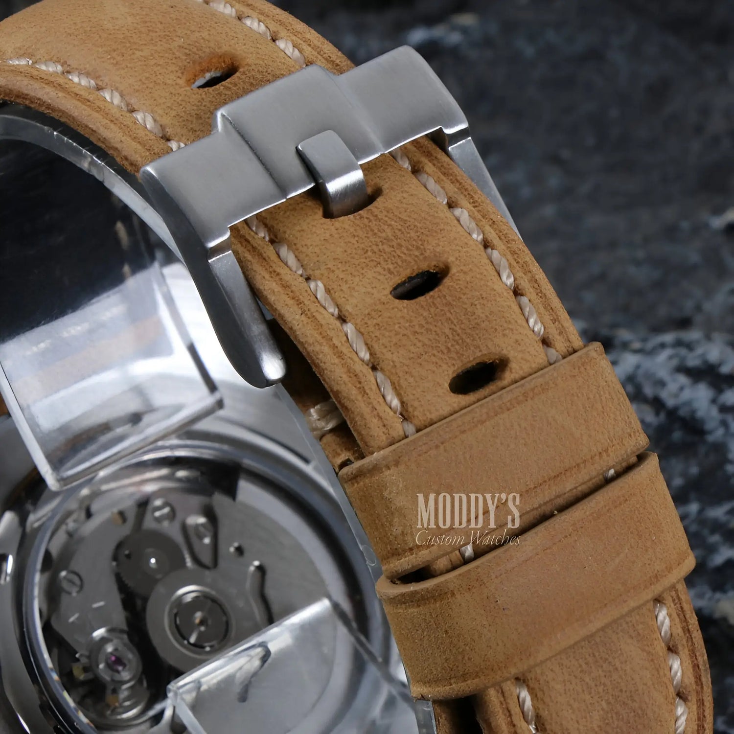 Paneiko Sand Leather