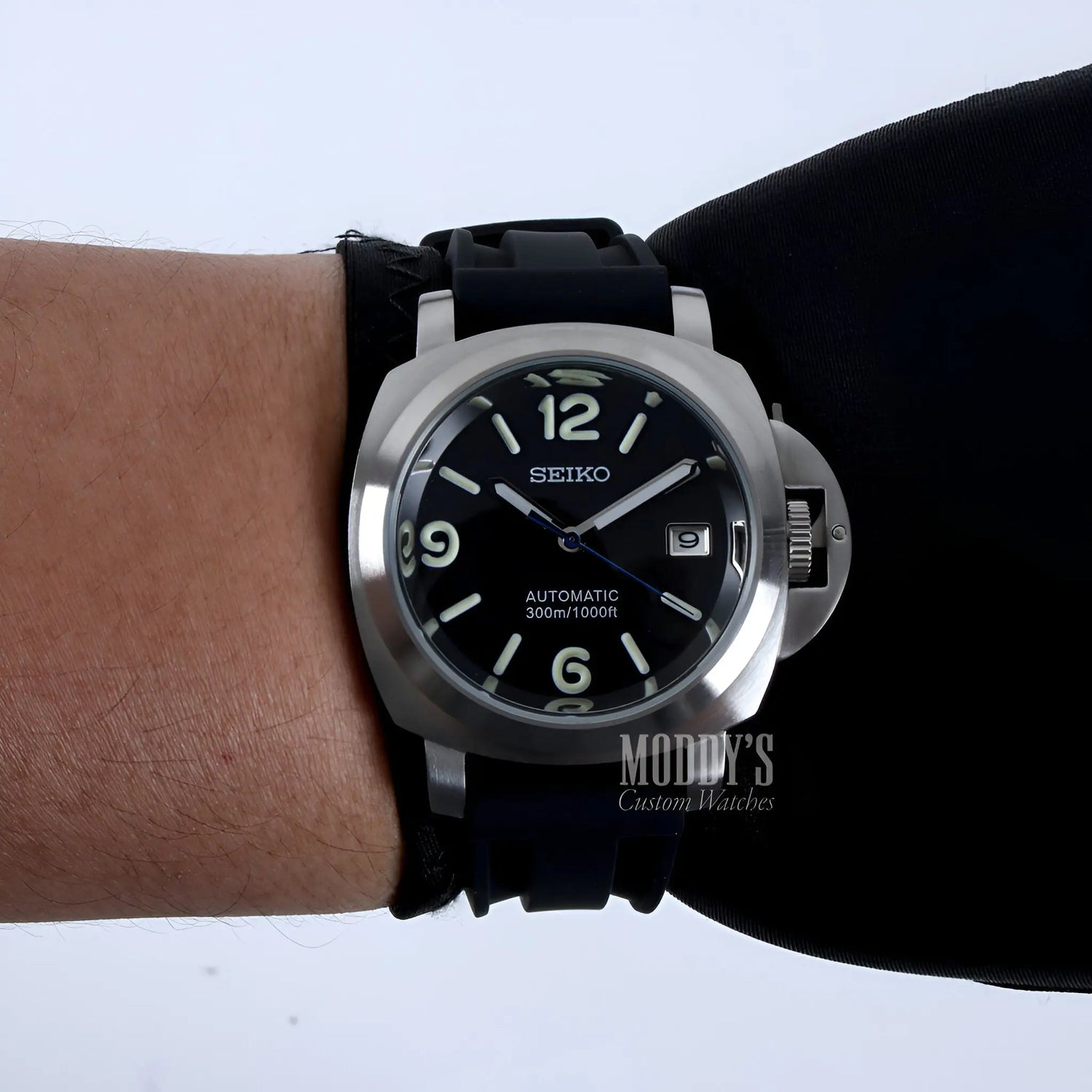 Paneiko Black Rubber
